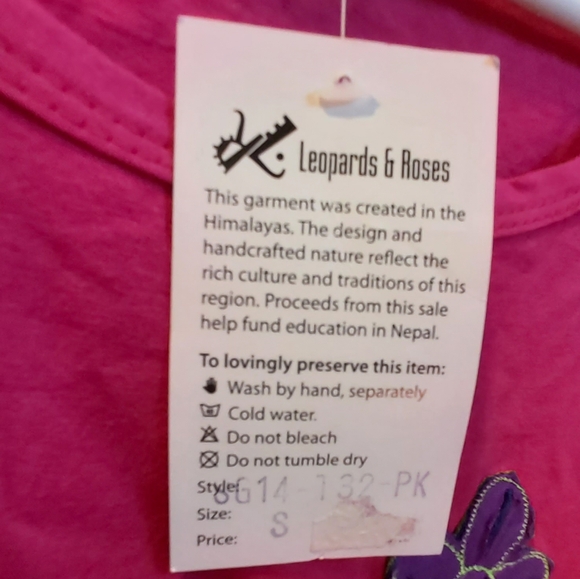 Leopards & Roses hummingbird top - Picture 6 of 9